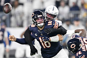 Caleb Williams, Bears Offense Disappoints NFL Fans in MNF Loss Sam Darnold, Vikings