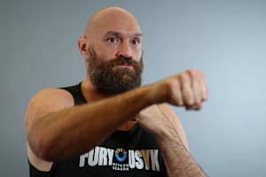Video: Tyson Fury Says He Hasn't Spoken to His Wife in 3 Months Ahead of Usyk Fight