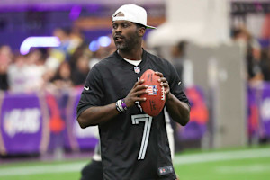 Michael Vick, Norfolk State Agree to HC Contract After Sacramento State Rumors
