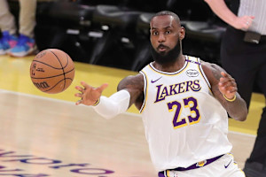 Lakers' LeBron James Reflects on Becoming NBA's All-Time Minutes Leader in IG Photo