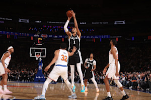 Victor Wembanyama Leaves NBA Fans in Awe as Bridges, Knicks Beat Spurs on Christmas