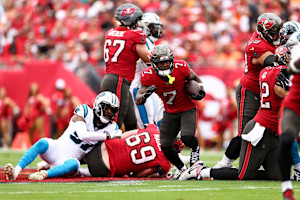 Week 18 DraftKings Daily Fantasy Football Picks, Lineup Tips for Sunday