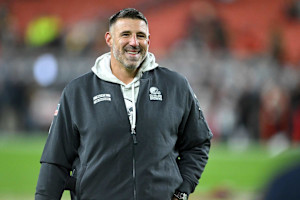 Bears Rumors: Mike Vrabel, Ben Johnson Targeted for HC as Thomas Brown Interview Eyed