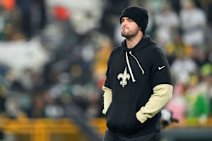 Derek Carr Says He Won't 'Take a Pay Cut' in 2025 Contract to Help Saints Salary Cap