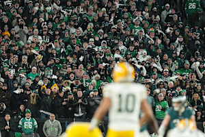 Report: Eagles Ban Fan for Verbal Abuse of Packers Supporter After Viral Video