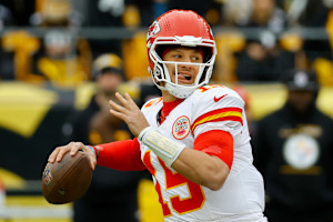 Chiefs' Patrick Mahomes Flexes Super Bowl Rings in IG Profile Photo amid NFL Playoffs