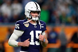 1 Word for Every College Football Top 25 Team's 2025 Offseason