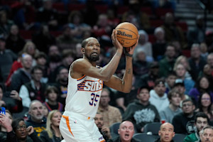 Kevin Durant Trade Rumors: Warriors Have 'Some Frustration' with Suns over Talks