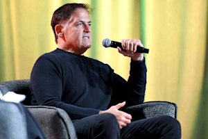 Video: Mark Cuban Jokes About Luka Dončić, Lakers Trade During Bill Gates Discussion