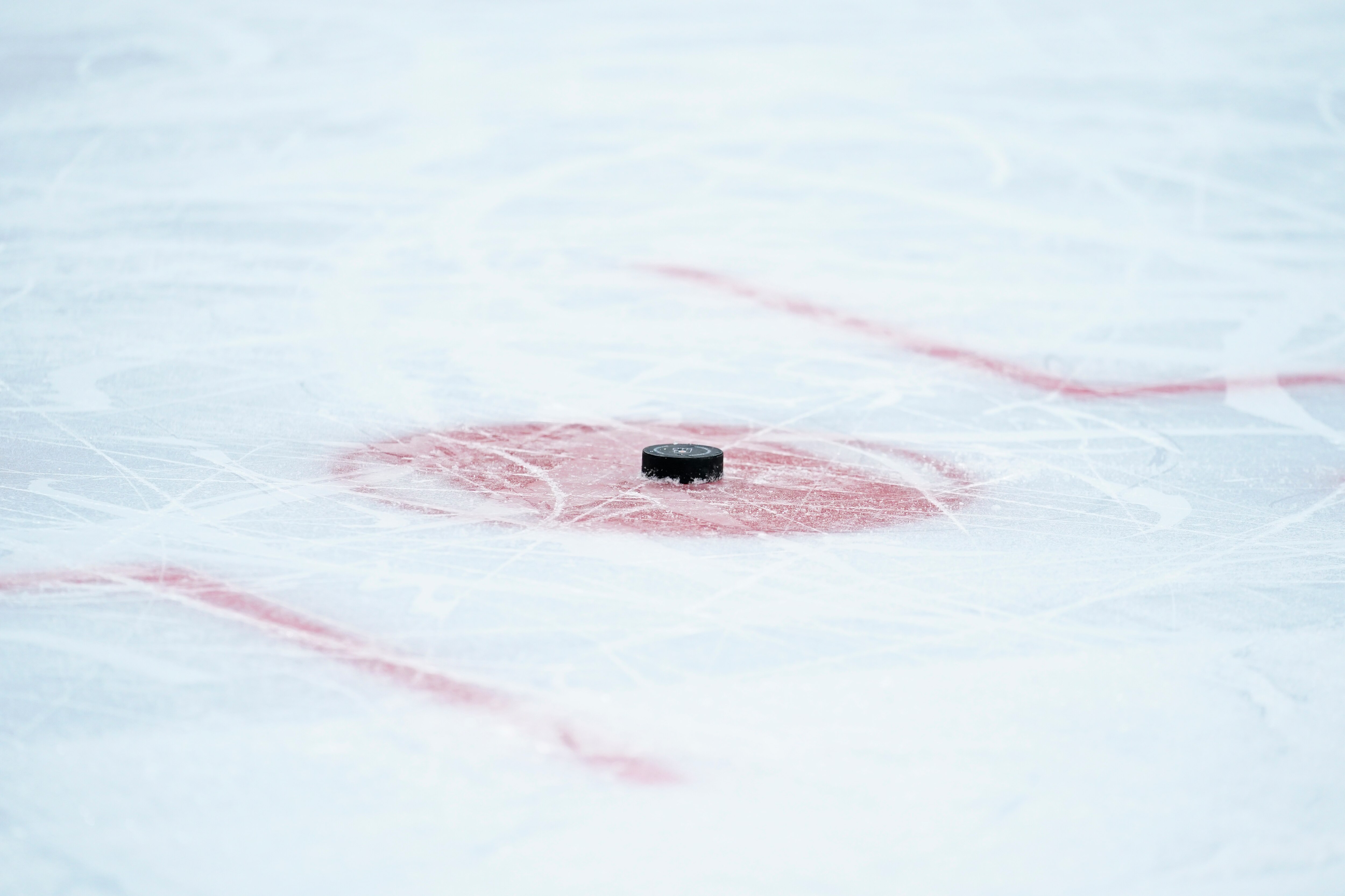 TrivDaily - AHL Athletic Trainer DJ Jones Fired by Blackhawks After Unwanted Sexual Advances Allegations 40 frqvaph7nzpenwaivgsl - TrivDaily