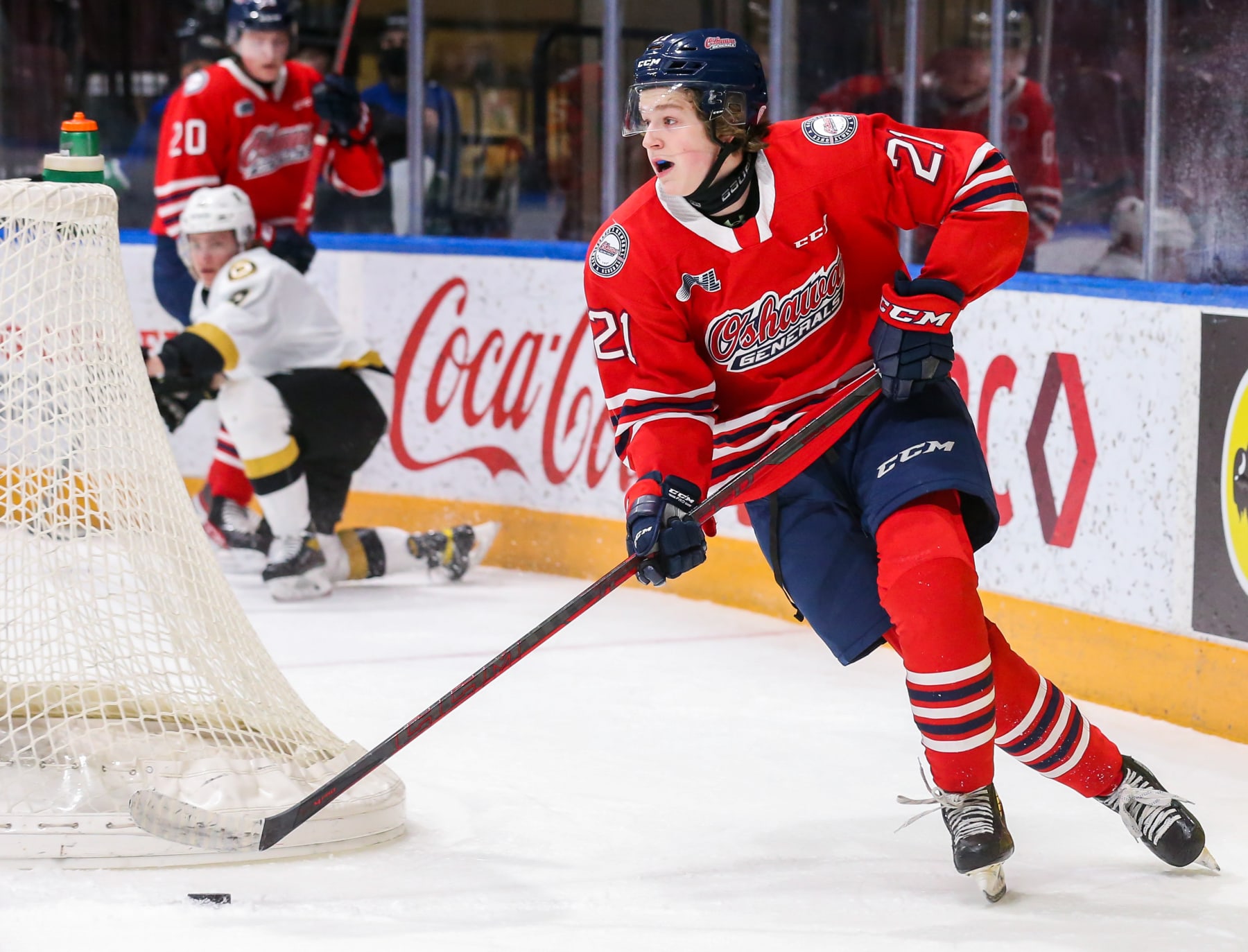 OSHAWA, ONTARIO - JANUARY 23: Calum Ritchie #21 of the Oshawa Generals skates against the Kingston Frontenacs at Tribute Communities Centre on January 23, 2022 in Oshawa, Ontario. (Photo by Chris Tanouye/Getty Images)