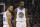 DOSSIER - Ce fév.  Le 8 février 2019, le garde des Golden State Warriors Stephen Curry (30 ans) et l'attaquant Kevin Durant (35 ans) font une pause pendant la première moitié d'un match de basket de la NBA contre les Phoenix Suns le vendredi 28 février 2019.  8, 2019, à Phœnix.  Un jour, dans des années ou même des décennies, dans l'une de ces réunions festives que les équipes aiment faire, Stephen Curry sait que lui et Kevin Durant reviendront sur leurs trois années incroyablement réussies avec les Golden State Warriors.  Ils refléteront la grandeur, le plaisir, tout ce qu'ils ont appris les uns des autres en tirant côte à côte chaque jour pour être meilleurs de leur temps en tant que coéquipiers.  Deux championnats, une paire de prix MVP des finales NBA pour Durant.  (AP Photo/Ross D. Franklin, Fichier)