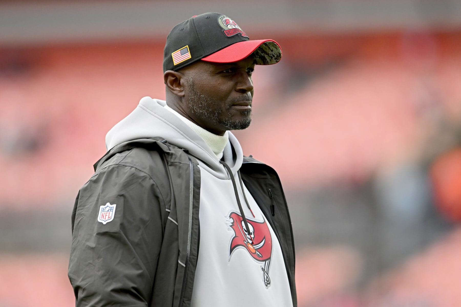 CLEVELAND, OHIO - NOVEMBER 27: Head coach Todd Bowles of the Tampa Bay Buccaneers reacts before a game against the Cleveland Browns at FirstEnergy Stadium on November 27, 2022 in Cleveland, Ohio. (Photo by Nick Cammett/Getty Images)
