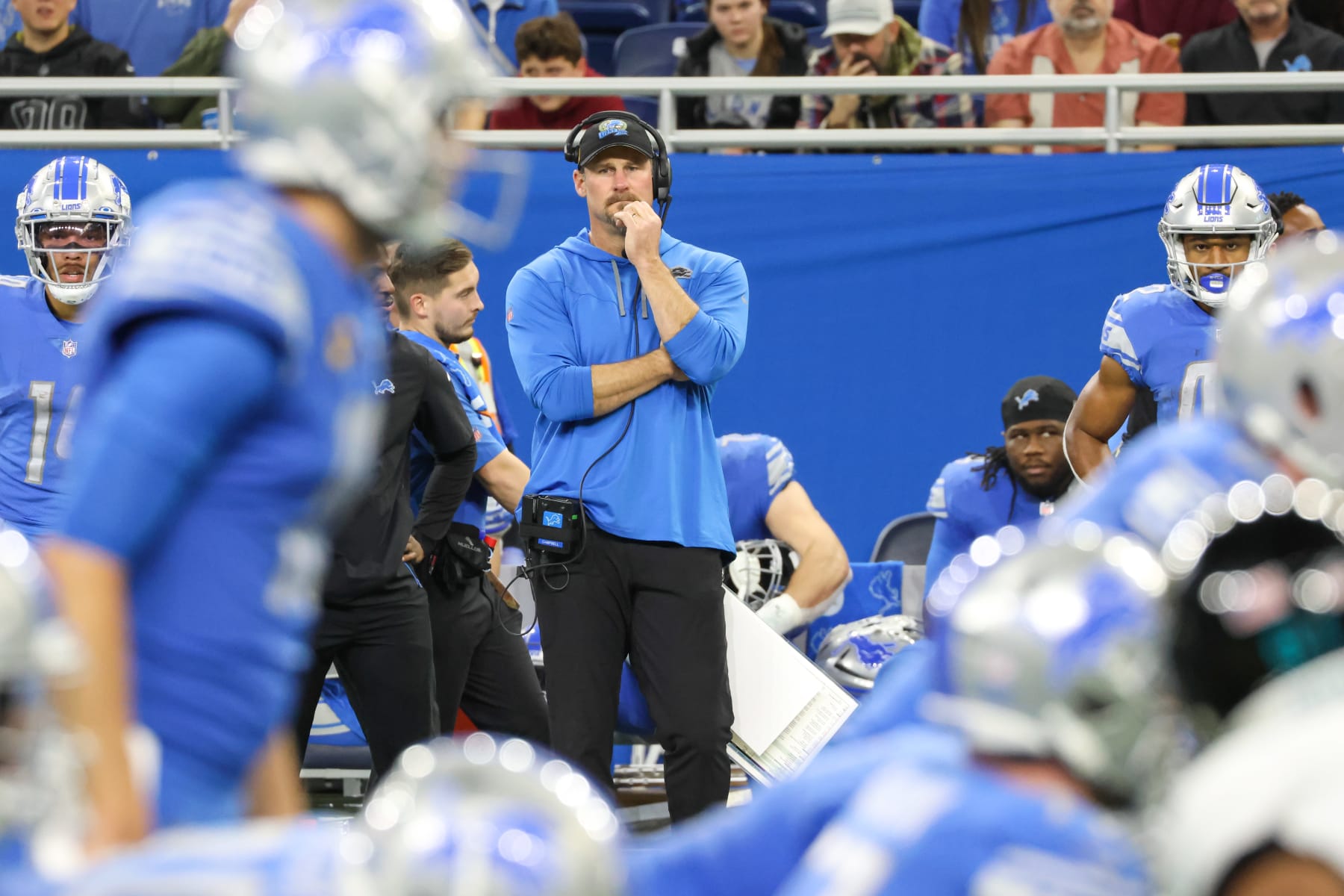 DETROIT, MI - DECEMBER 04: Detroit Lions head coach Dan Campbell watches the action on the field during the third quarter of an NFL football game between the Jacksonville Jaguars and the Detroit Lions on December 4, 2022 at Ford Field in Detroit, Michigan. (Photo by Scott W. Grau/Icon Sportswire via Getty Images)