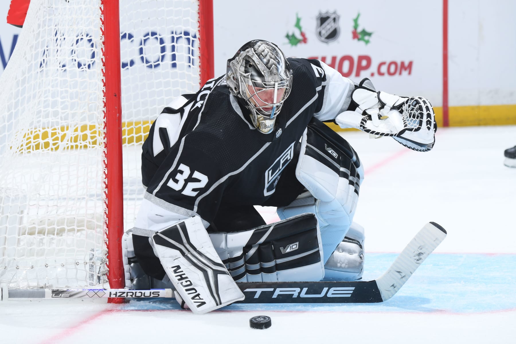 LOS ANGELES, CA - DECEMBER 3: Jonathan Quick #32 of the Los Angeles Kings blocks puck during the second period against the Los Angeles Kings at Crypto.com Arena on December 3, 2022 in Los Angeles, California. (Photo by Juan Ocampo/NHLI via Getty Images)