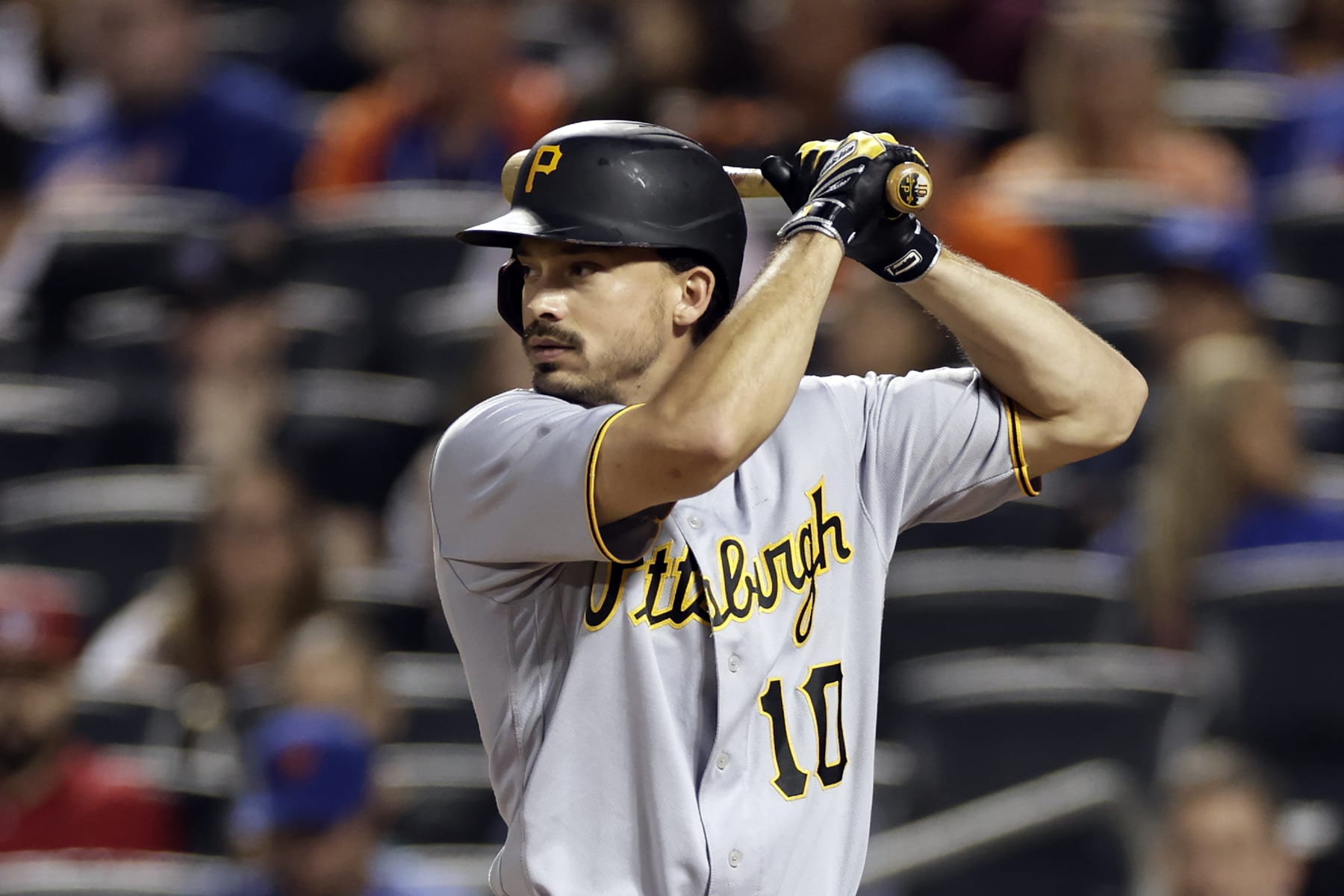 NEW YORK, NY - SEPTEMBER 17: Bryan Reynolds #10 of the Pittsburgh Pirates at bat during the first inning against the New York Mets at Citi Field on September 17, 2022 in the Queens borough of New York City. (Photo by Adam Hunger/Getty Images)