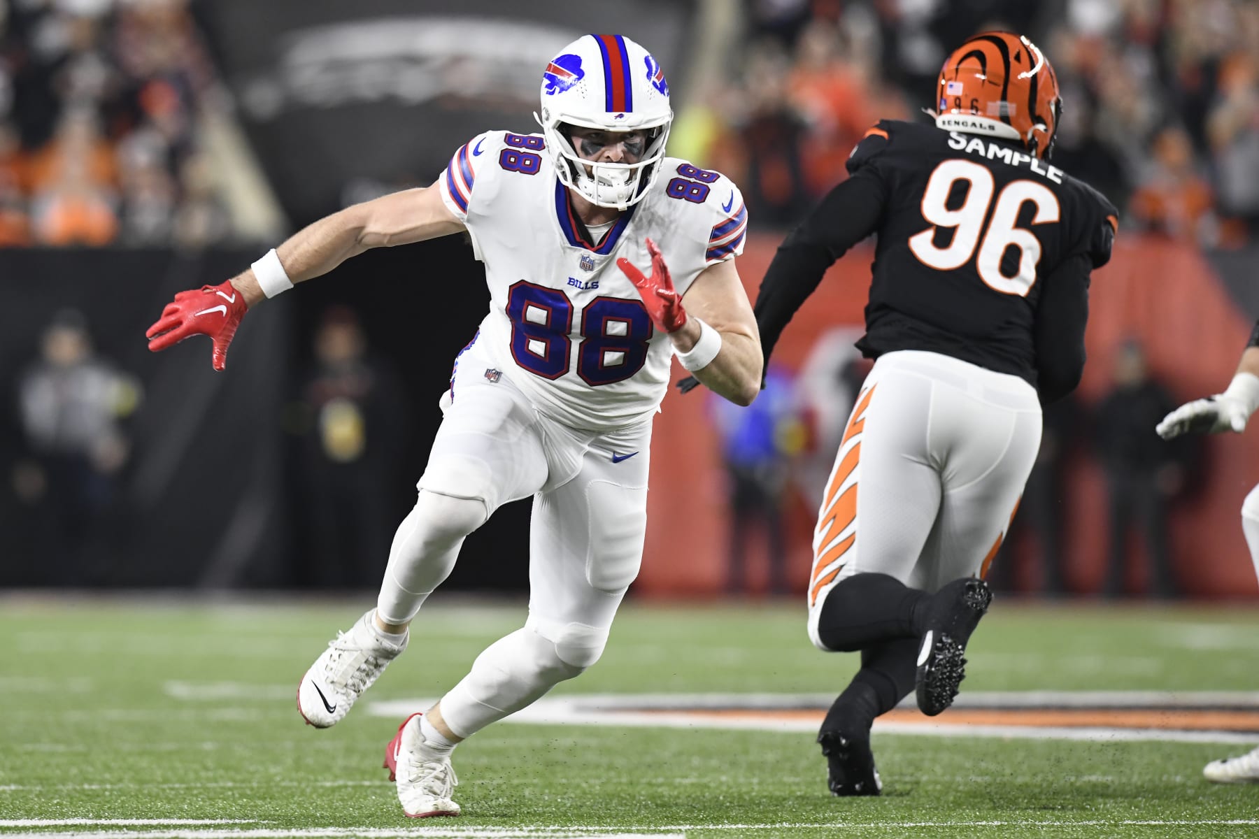 CINCINNATI, OH - JANUARY 02: Buffalo Bills tight end Dawson Knox (88) runs a route during the NFL football game between the Buffalo Bills and the Cincinnati Bengals on January 2, 2023, at Paycor Stadium in Cincinnati, Ohio. (Photo by Michael Allio/Icon Sportswire via Getty Images)