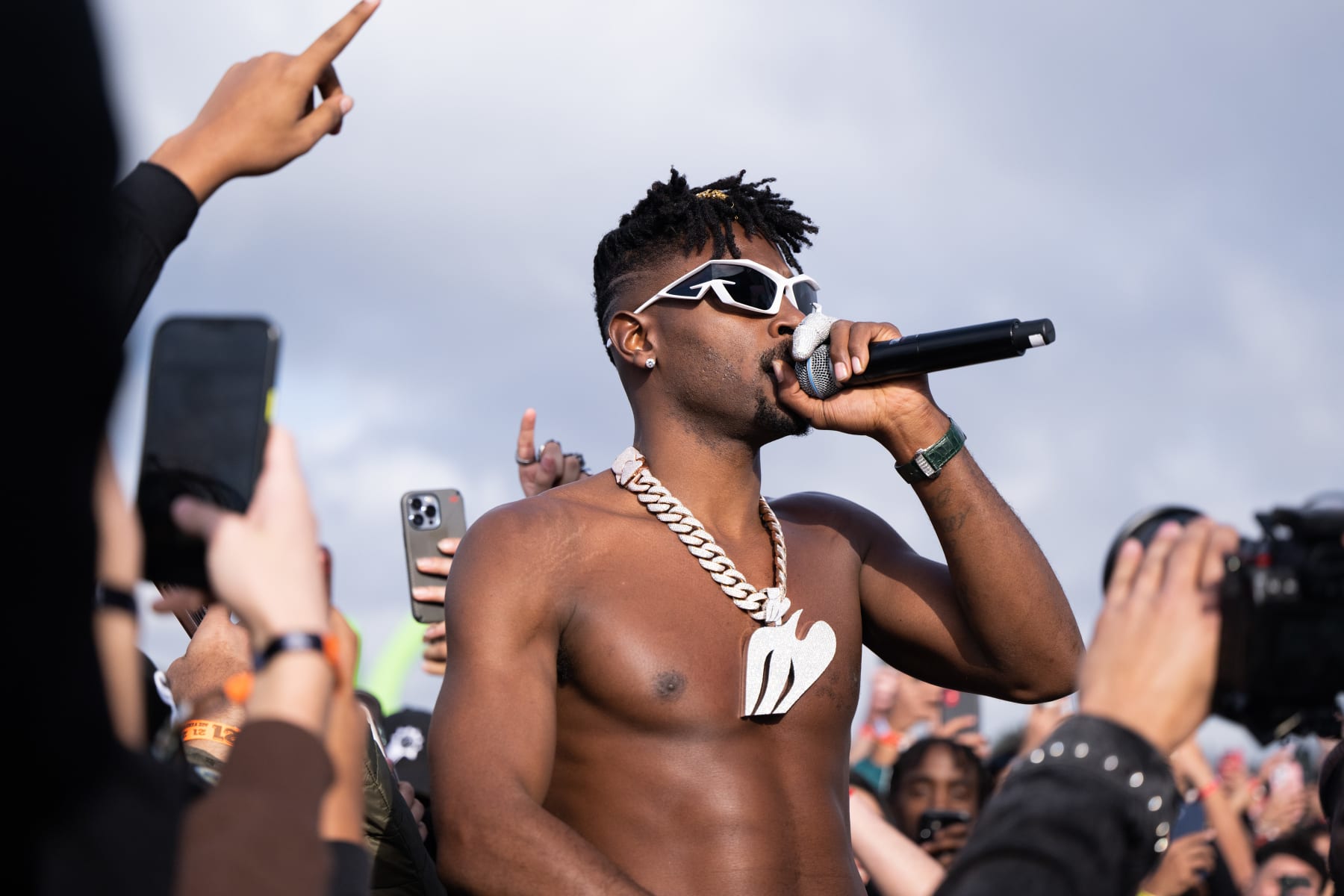 INGLEWOOD, CALIFORNIA - MARCH 04: Rapper/former NFL  player Antonio Brown performs onstage during day 2 of Rolling Loud Los Angeles at Hollywood Park Grounds on March 04, 2023 in Inglewood, California. (Photo by Scott Dudelson/Getty Images)