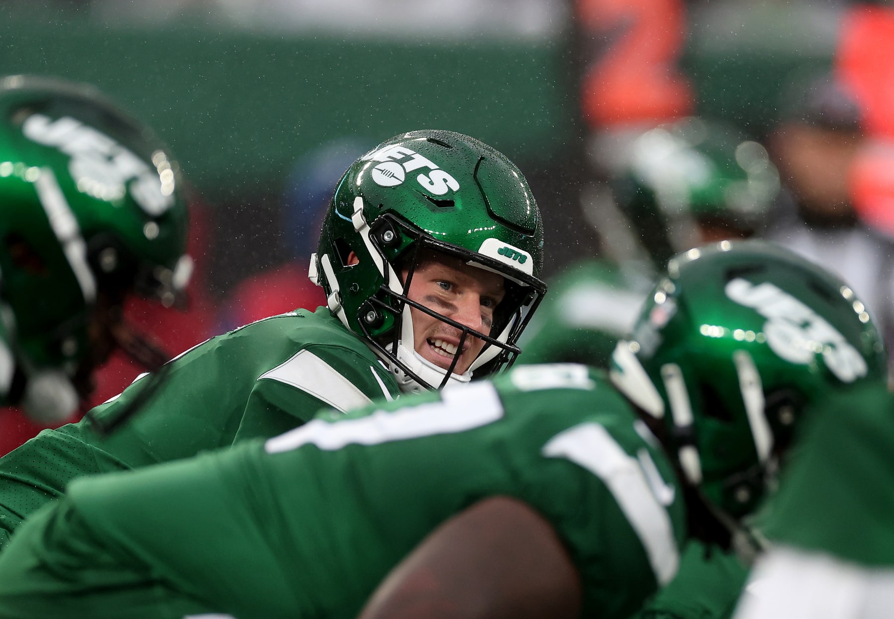 EAST RUTHERFORD, NEW JERSEY - DECEMBER 03: Tim Boyle # 7 of the New York Jets prepares to snap the ball throughout the 2nd quarter in the video game versus the Atlanta Falcons at MetLife Stadium on December 03, 2023 in East Rutherford, New Jersey. (Photo by Al Bello/Getty Images)