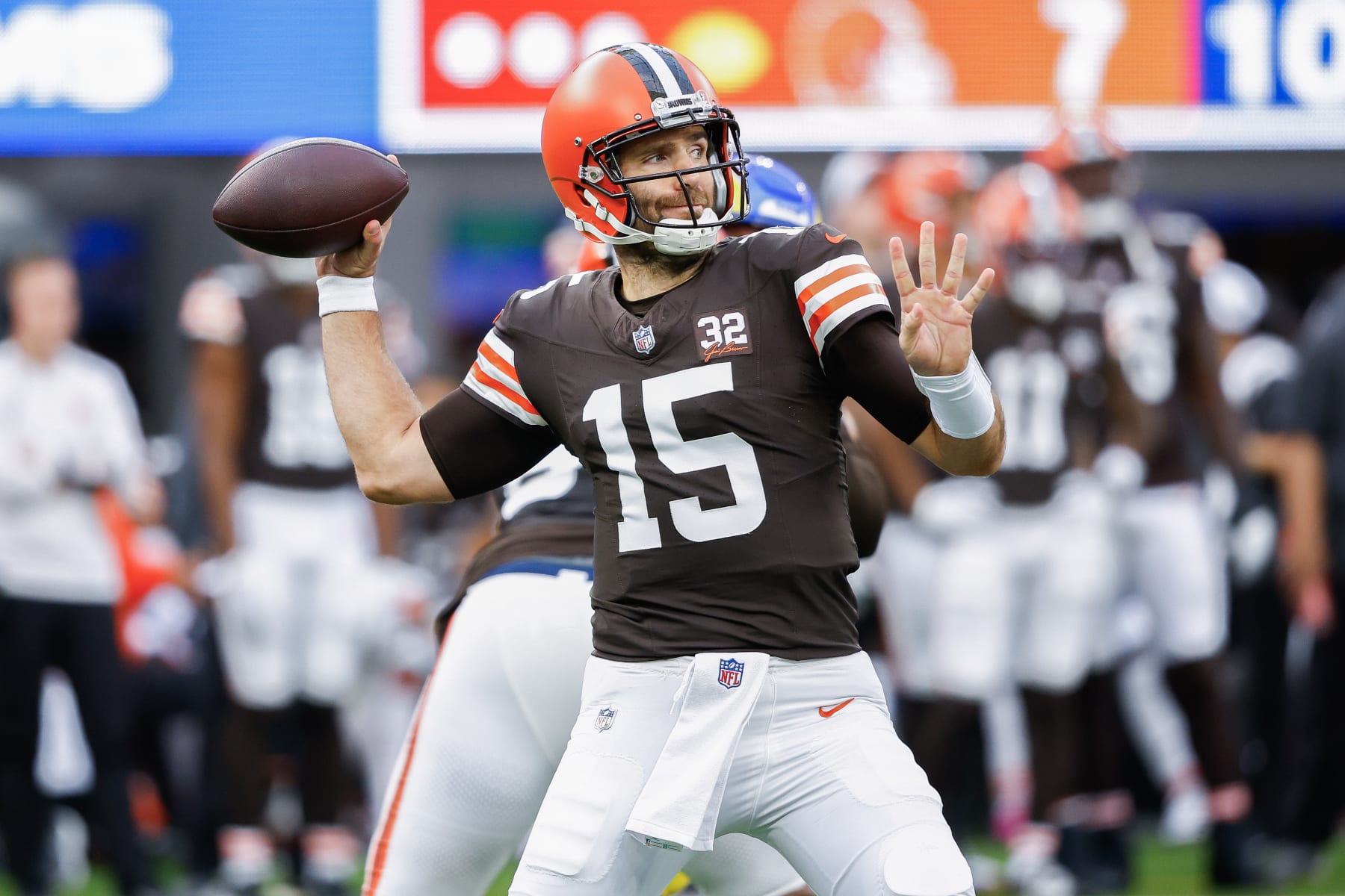 INGLEWOOD, CALIFORNIA - DECEMBER 03: Joe Flacco #15 of the Cleveland Browns throws a pass in the second quarter against the Los Angeles Rams at SoFi Stadium on December 03, 2023 in Inglewood, California. (Photo by Ronald Martinez/Getty Images)
