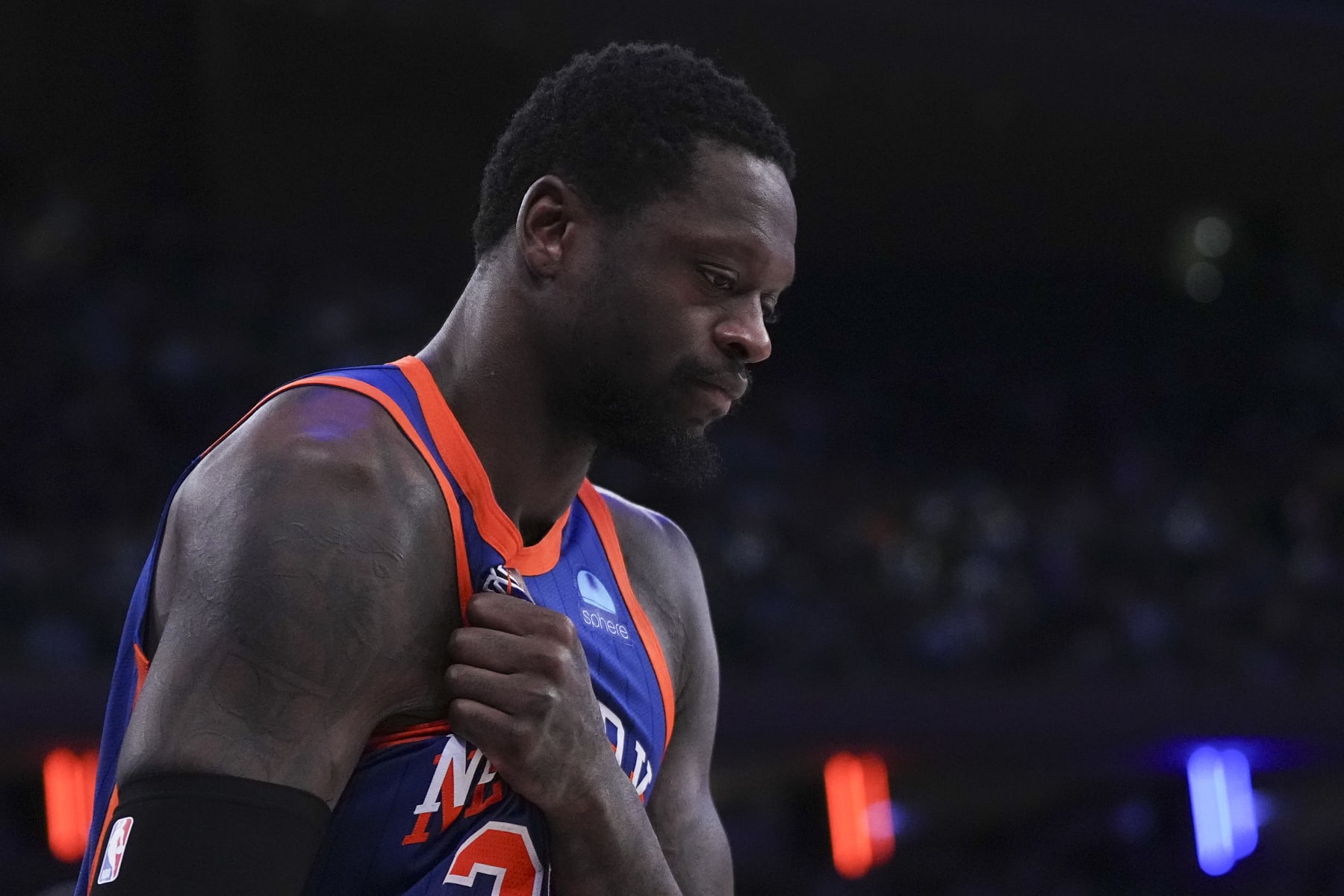 NEW YORK, NEW YORK - JANUARY 27: Julius Randle #30 of the Fresh York Knicks reacts after an harm in opposition to the Miami Warmth within the 2nd half of at Madison Square Backyard on January 27, 2024 in Fresh York City. The Knicks defeated the Warmth 125-109. NOTE TO USER: Client expressly acknowledges and has the same opinion that, by downloading and or the converse of this picture, Client is consenting to the phrases and cases of the Getty Photography License Agreement. (Photo by Mitchell Leff/Getty Photography)