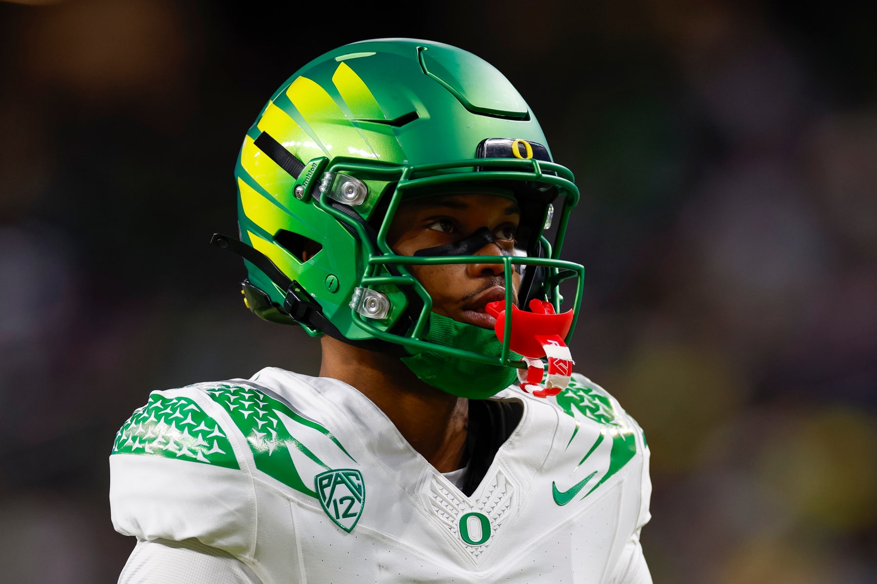 LAS VEGAS, NEVADA - DECEMBER 1: Troy Franklin #11 of the Oregon Ducks warms up prior to the Pac-12 Championship game against the Washington Huskies at Allegiant Stadium on December 1, 2023 in Las Vegas, Nevada. (Photo by Brandon Sloter/Image Of Sport/Getty Images)