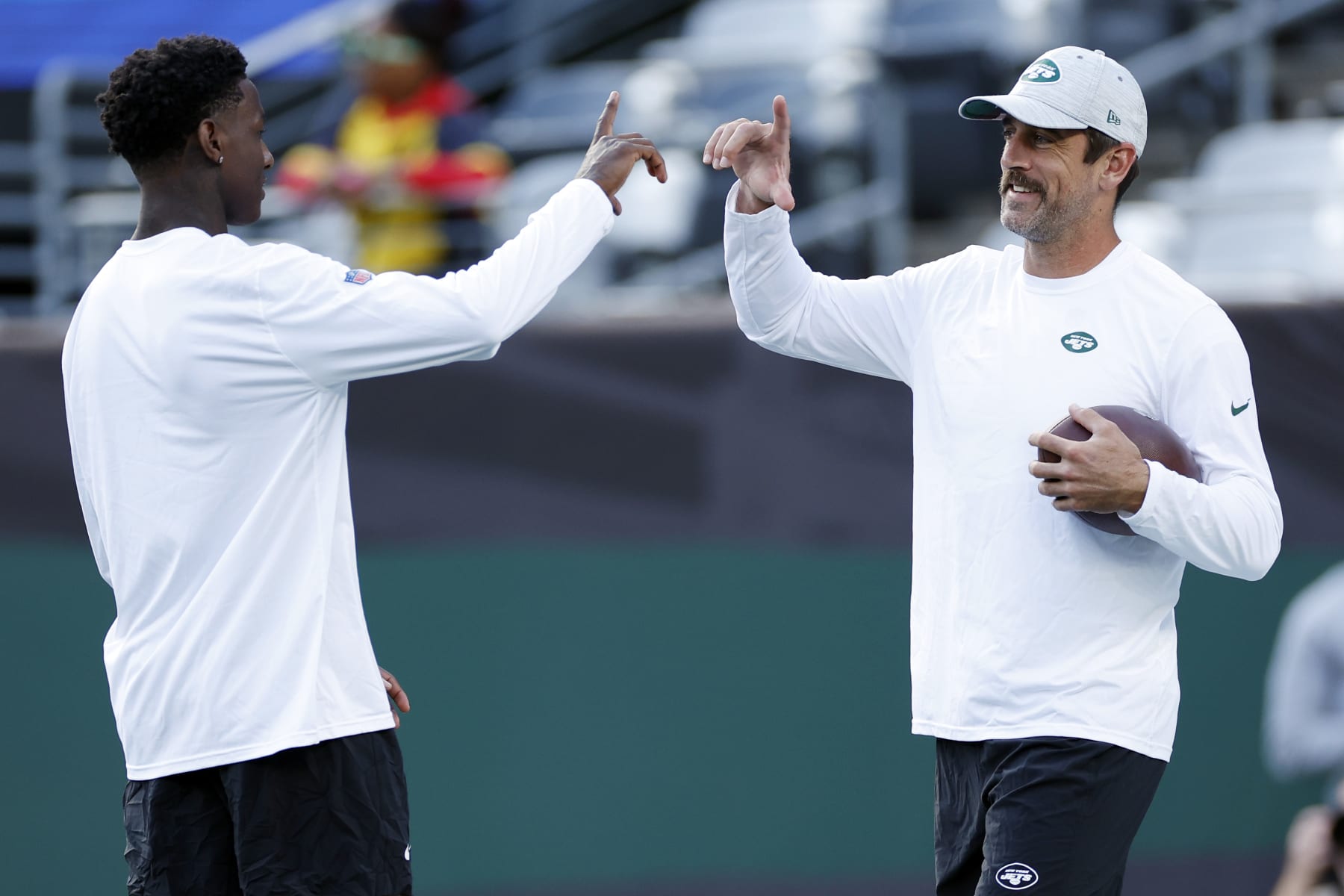 Jets' Sauce Gardner Backs Aaron Rodgers, Rips Criticism of QB's Minicamp Absence
