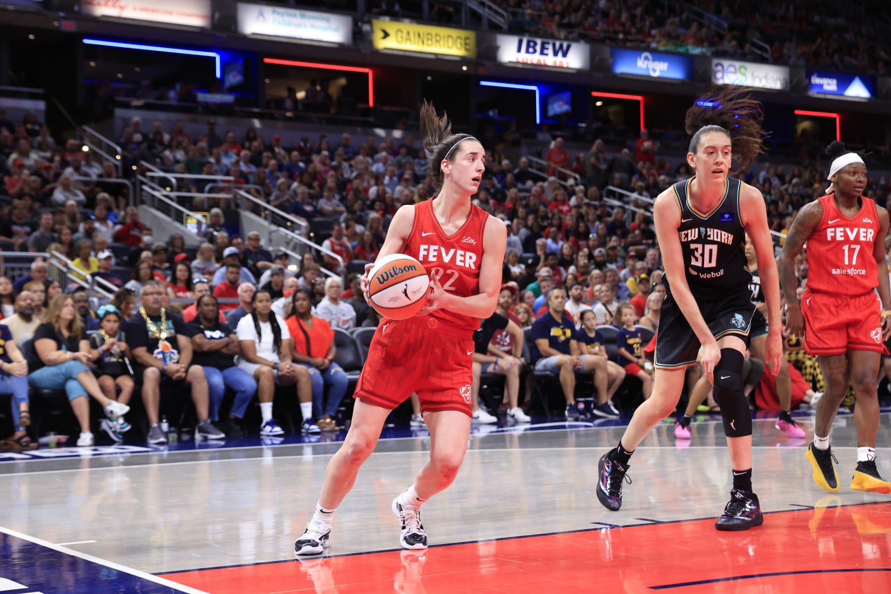 INDIANAPOLIS, IN - JULY 6: Caitlin Clark #22 of the Indiana Fever handles the ball during the game against the New York Liberty on July 6, 2024 at Gainbridge Fieldhouse in Indianapolis, Indiana. NOTE TO USER: User expressly acknowledges and agrees that, by downloading and or using this Photograph, user is consenting to the terms and conditions of the Getty Images License Agreement. Mandatory Copyright Notice: Copyright 2024 NBAE (Photo by Justin Casterline/NBAE via Getty Images)