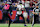 HOUSTON, TEXAS - 25 DECEMBER: Lamar Jackson #8 van de Baltimore Ravens klauteren tijdens het tweede kwartaal tegen de Houston Texans in NRG Stadium op 25 december 2024 in Houston, Texas. (Foto door Alex Slitz/Getty Images)