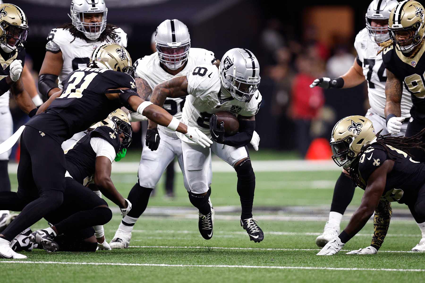 Football Football NEW ORLEANS, LOUISIANA - DECEMBER 29: Ameer Abdullah #8 of the Las Vegas Raiders carries the ball during the first quarter against the New Orleans Saints at Caesars Superdome on December 29, 2024 in New Orleans, Louisiana. (Photo by Sean Gardner/Getty Images)