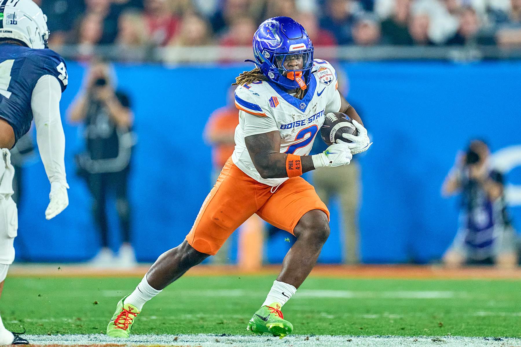 GLENDALE, ARIZONA - DECEMBER 31: Boise State Broncos running back Ashton Jeanty (2) runs with the football in action during the 2024 Vrbo Fiesta Bowl between the Penn State Nittany Lions and Boise State Broncos at State Farm Stadium on December 31, 2024 in Glendale, Arizona. (Photo by Robin Alam/ISI Photos/Getty Images)