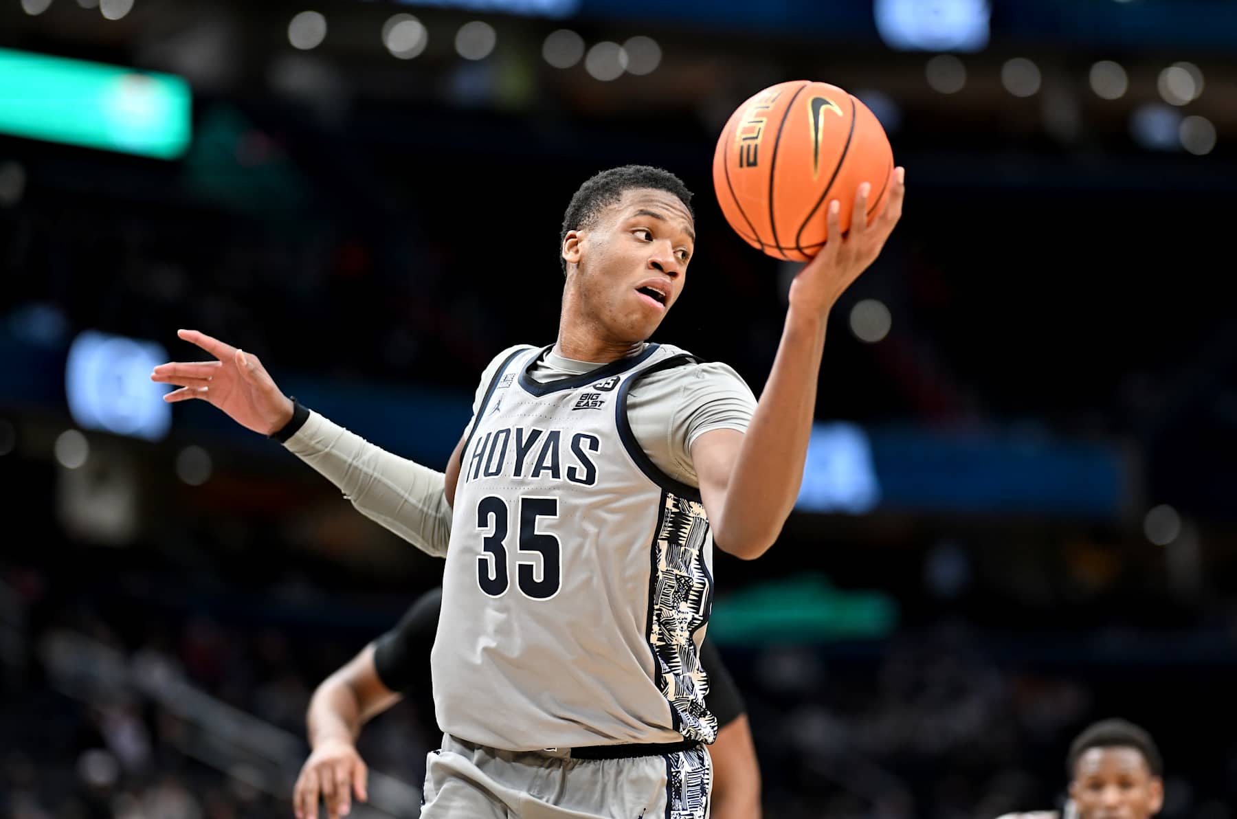 basketball WASHINGTON, DC - JANUARY 31: Thomas Sorber #35 of the Georgetown Hoyas grabs a rebound against the Butler Bulldogs at Capital One Arena on January 31, 2025 in Washington, DC.  (Photo by G Fiume/Getty Images)