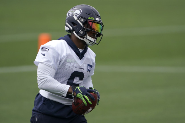 Seattle Seahawks free safety Quandre Diggs carted off after breaking right  fibula and dislocating ankle - ESPN