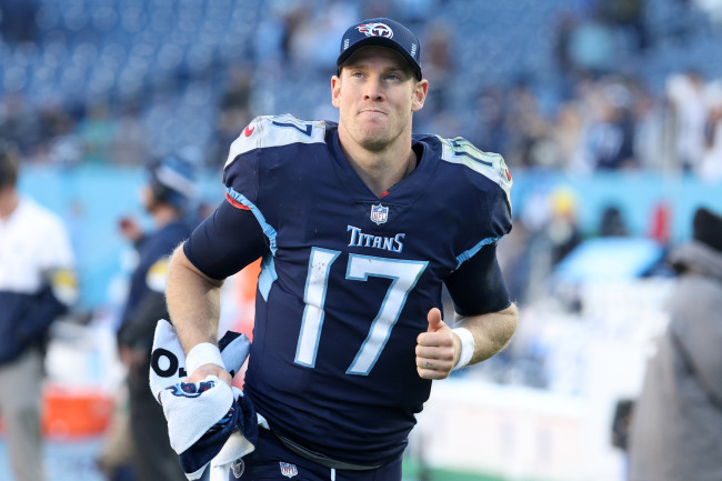 Titans clinch 2nd straight AFC South, beating Miami 34-3