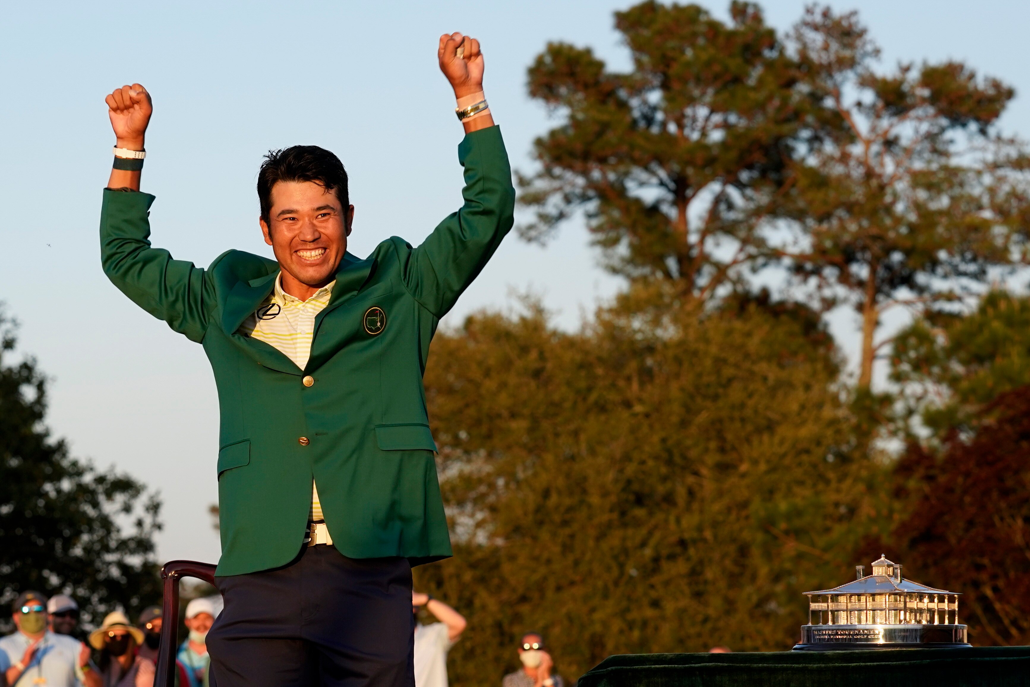 Hideki Matsuyama Photographed In Airport With Green Jacket After Masters Win Bleacher Report Latest News Videos And Highlights