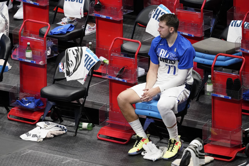 Mavericks' Luka Doncic Discusses Neck Injury, Says He's Dealing With ...