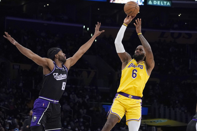 LeBron James Leads Lakers To Comeback Victory Vs. DeAaron Fox, Kings ...