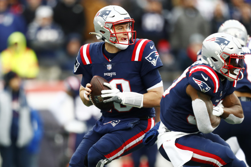 FOXBOROUGH, MA - JANUARY 01: New England Patriots quarterback Mac