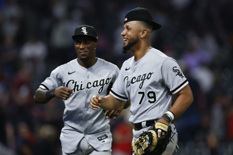 Chicago White Sox place All-Star OF Luis Robert Jr. on IL with left knee  injury, National News