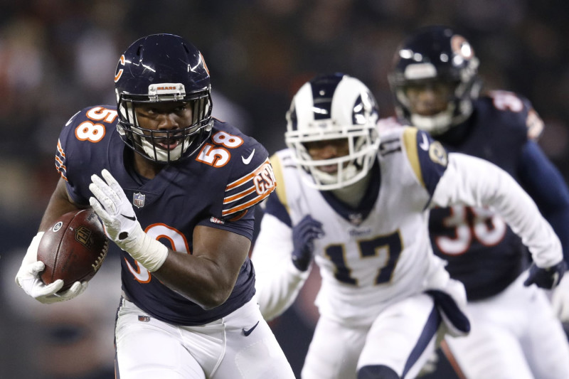 This Is My Type of Party! Roquan Smith and the Bears LOVED Playing in the  Rain (VIDEOS) - Bleacher Nation