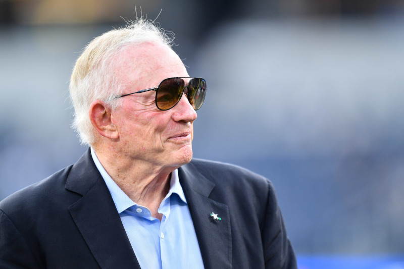 NFL World Reacts To Jason Peters' Jerry Jones Comments - The Spun