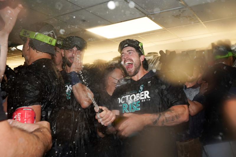 The Miracle Mariners and Top Takeaways from MLB's Wild Card Round