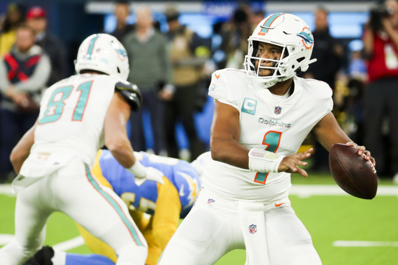 Tua Tagovailoa Justin Herbert Dolphins Chargers QB Comparison - The  Phinsider