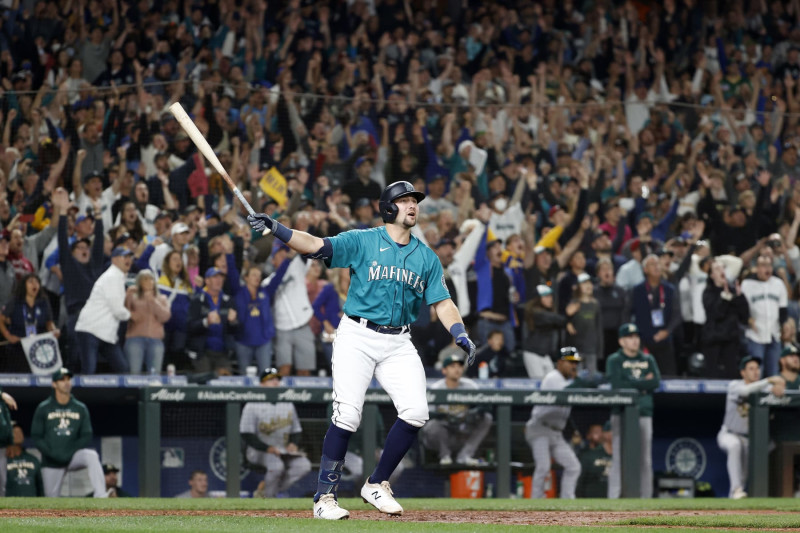 Nick Castellanos hits a home run during another brutal broadcasting moment