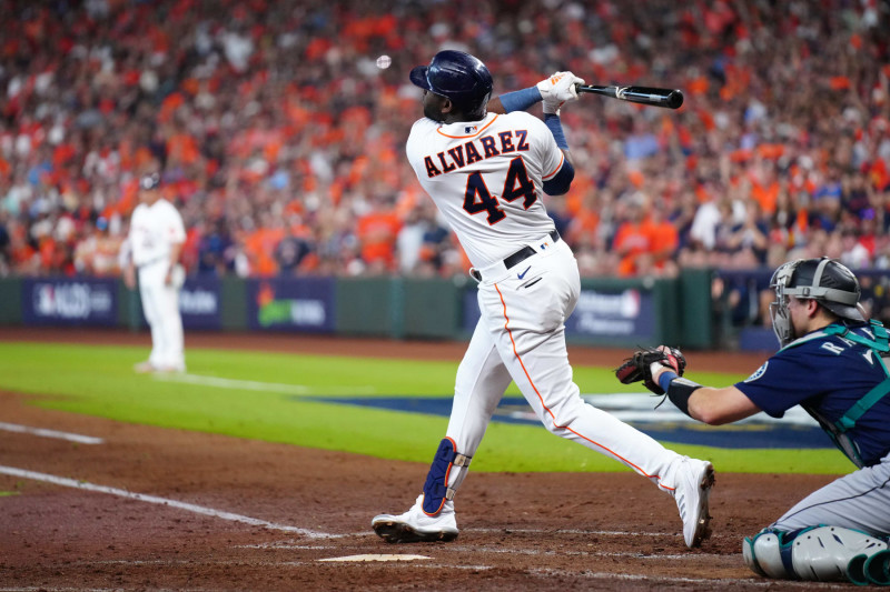 Astros Cap Big Comeback Win Against the Mariners with a Massive, Walk-Off,  Three-Run Yordan Alvarez Blast - Bleacher Nation