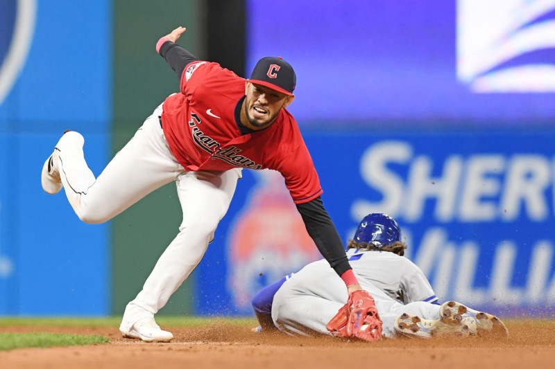 Bigger bases in MLB could lead to more steals, fewer injuries