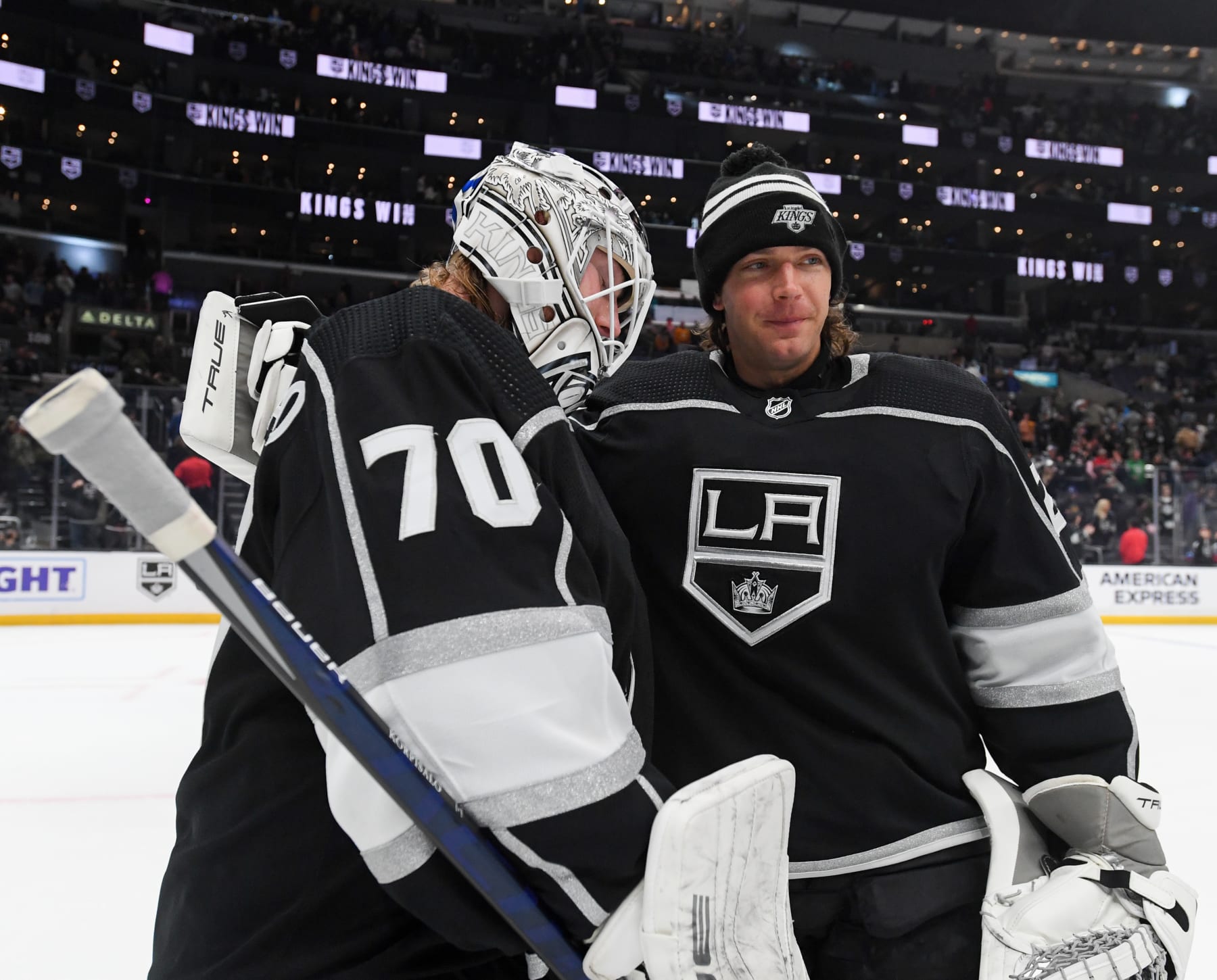 5 Offseason Trade Landing Spots for Flyers Goalie Carter Hart News