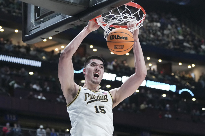 COLUMBUS, OHIO - MARCH 17: Zach Edey #15 of the Purdue Boilermakers dunks against the Fairleigh Dickinson Knights during the first half in the first round of the NCAA Men's Basketball Tournament at Nationwide Arena on March 17, 2023 in Columbus, Ohio. (Photo by Dylan Buell/Getty Images)