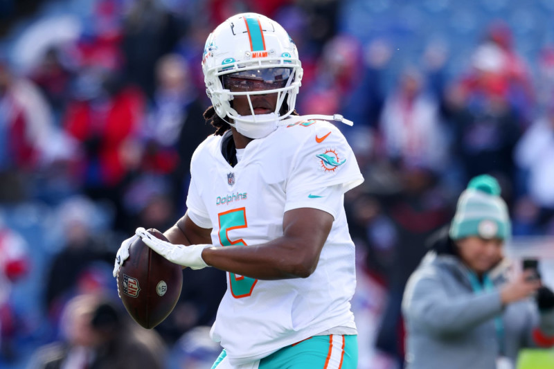 ORCHARD PARK, NEW YORK - JANUARY 15: Teddy Bridgewater #5 of the Miami Dolphins warms up prior to a game against the Buffalo Bills in the AFC Wild Card playoff game at Highmark Stadium on January 15, 2023 in Orchard Park, New York. (Photo by Bryan M. Bennett/Getty Images)