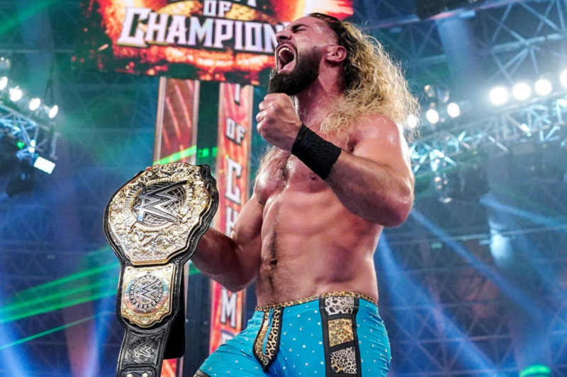 Seth Rollins with the World Heavyweight Championship.